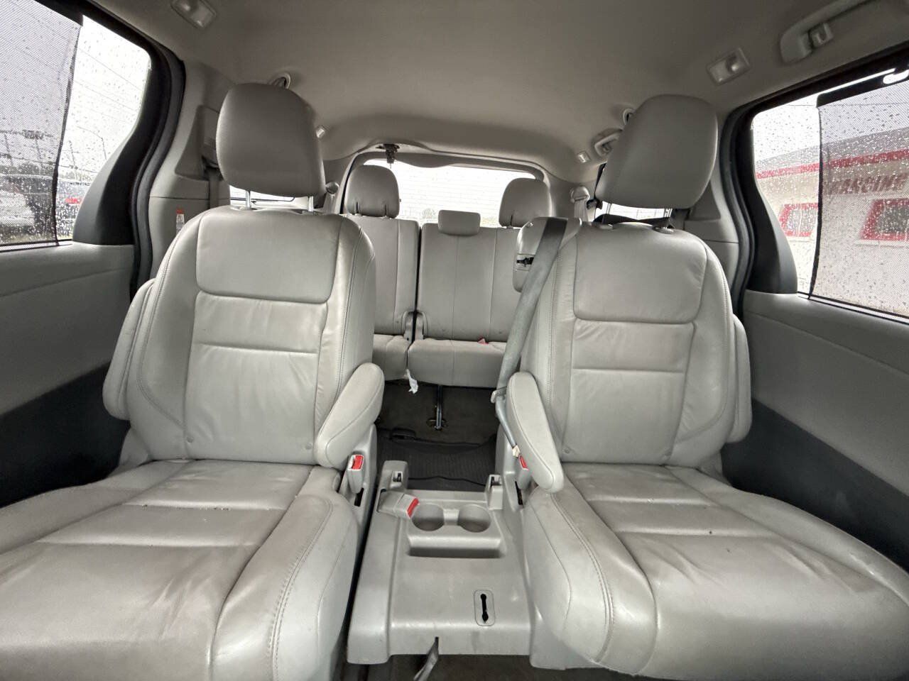 Used 2016 Toyota Sienna XLE w/ XLE Navigation Package FWD image 24