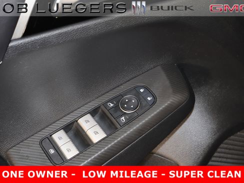 Used 2022 Mitsubishi Outlander SE image 8
