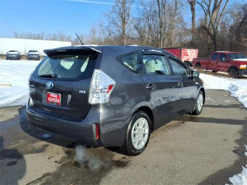 Used 2013 Toyota Prius V Two image 7