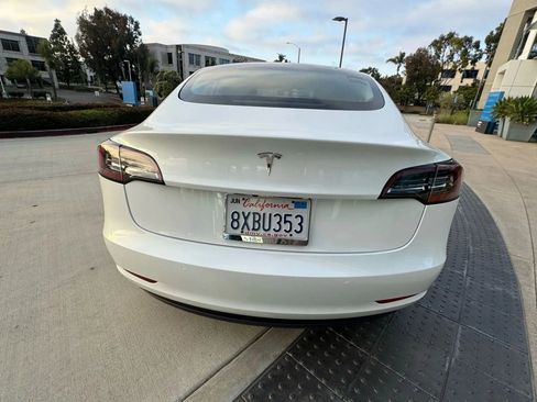 Used 2023 Tesla Model 3 Standard Range image 8