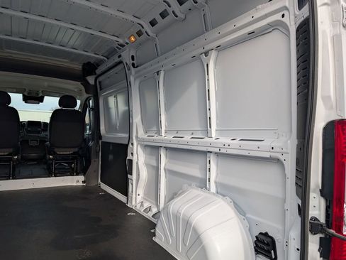Used 2024 RAM ProMaster 2500 image 15