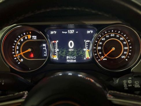 Used 2020 Jeep Wrangler Unlimited Sahara image 14