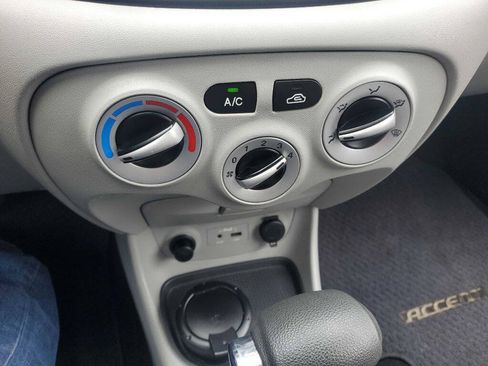 Used 2010 Hyundai Accent GS w/ Premium Pkg 3 FWD image 23