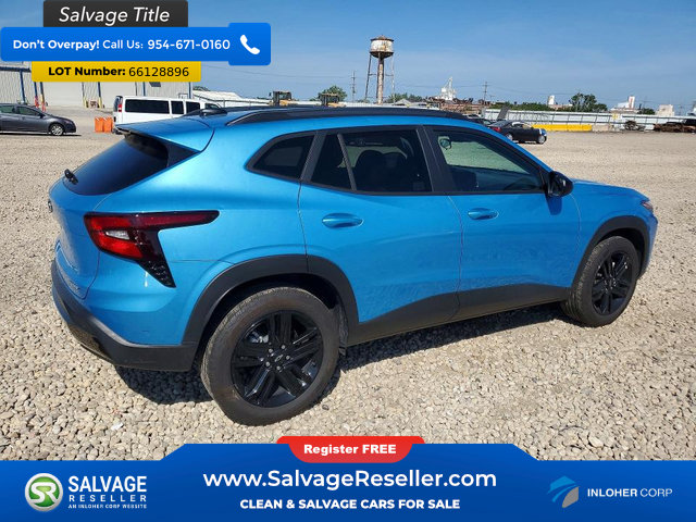 Used 2025 Chevrolet Trax ACTIV w/ Sunroof Package FWD image 4