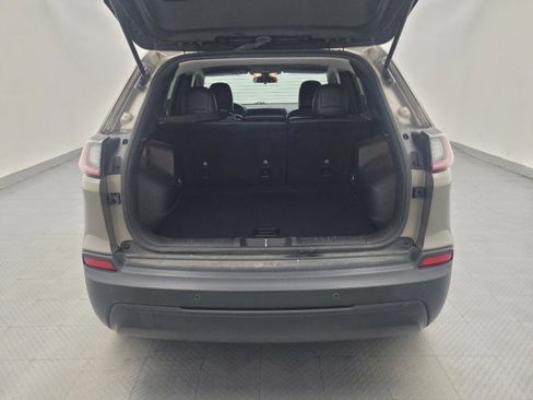 Used 2019 Jeep Cherokee Latitude Plus w/ Cold Weather Group AWD/4WD image 29