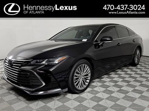 Used 2019 Toyota Avalon Limited image 1