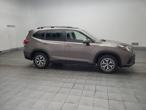 Used 2022 Subaru Forester Premium AWD/4WD image 11