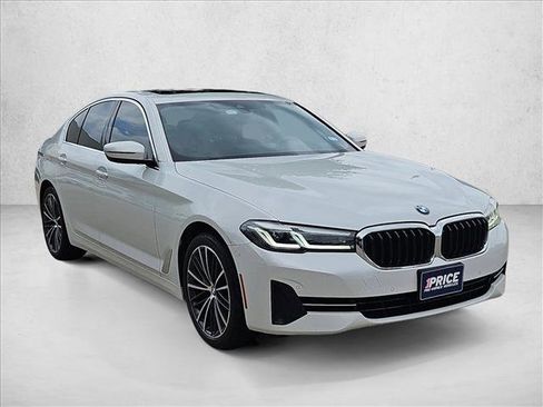 Used 2023 BMW 540i w/ Premium Package RWD image 3