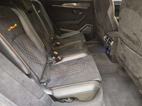 Used 2023 Lamborghini Urus Performante AWD/4WD image 25