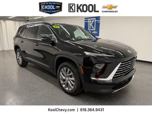 Used 2025 Buick Enclave Preferred AWD/4WD image 1