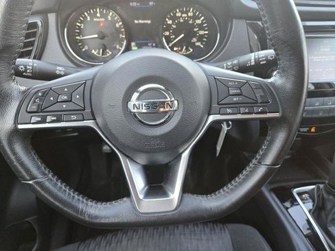 Used 2020 Nissan Rogue S w/ Special Edition Package FWD image 18