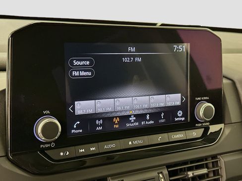 Used 2024 Nissan Pathfinder S AWD/4WD image 21