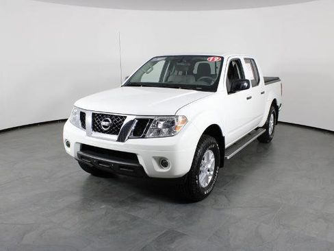 Certified 2019 Nissan Frontier SV image 2