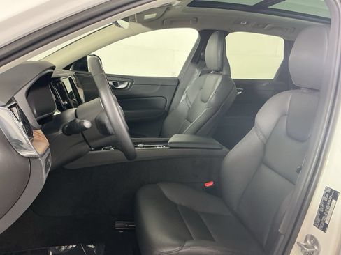 Used 2023 Volvo XC60 T8 Plus w/ Climate Package AWD/4WD image 12