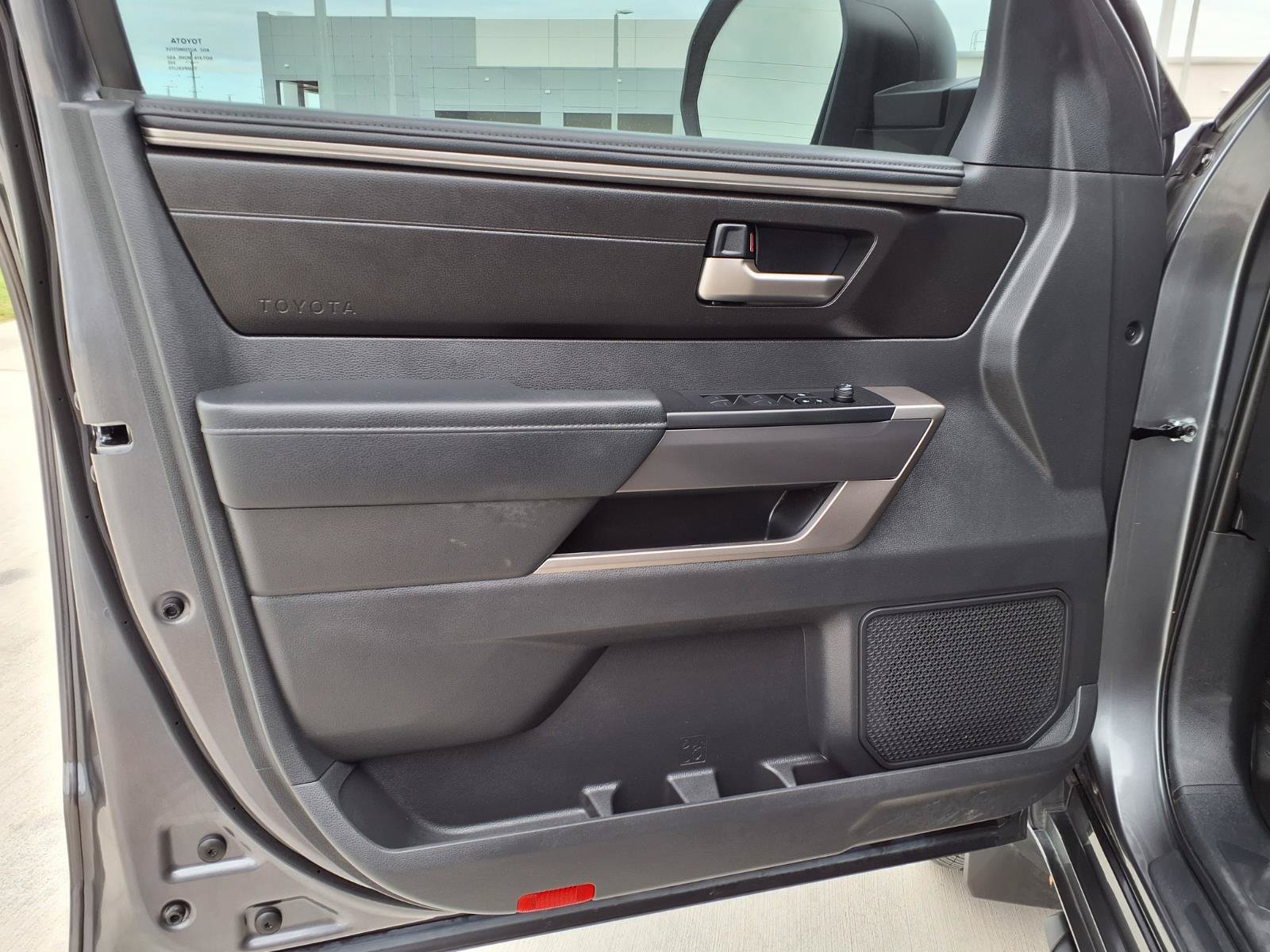 Used 2025 Toyota Tundra SR5 w/ SR5 Premium Package AWD/4WD image 28