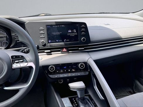 Used 2021 Hyundai Elantra Blue FWD image 6