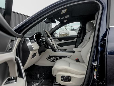 New 2026 Jaguar F-PACE R-Dynamic S image 10