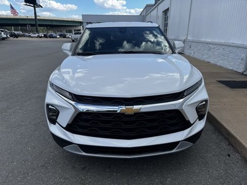 New 2025 Chevrolet Blazer LT w/ Convenience Package image 2