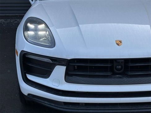 Certified 2025 Porsche Macan image 10