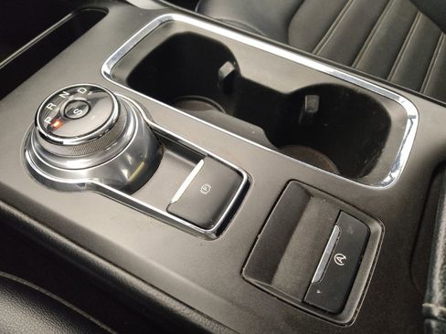 Used 2018 Ford Fusion SE w/ Equipment Group 201A image 26