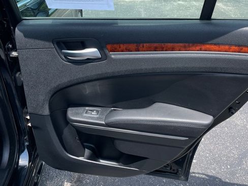 Used 2012 Chrysler 300 Limited RWD image 20