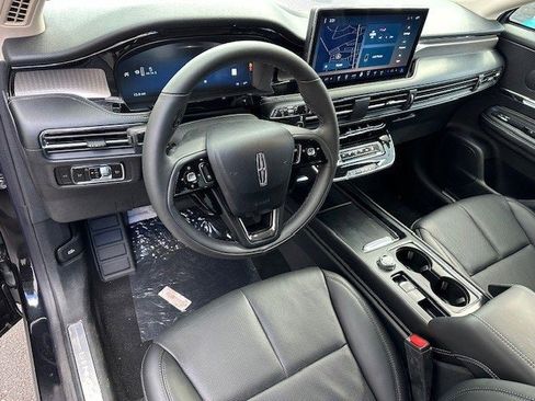 New 2026 Lincoln Corsair Premiere image 18