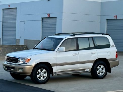 Used 2000 Toyota Land Cruiser w/ Convenience Pkg AWD/4WD image 26