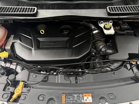 Used 2019 Ford Escape Titanium FWD image 9