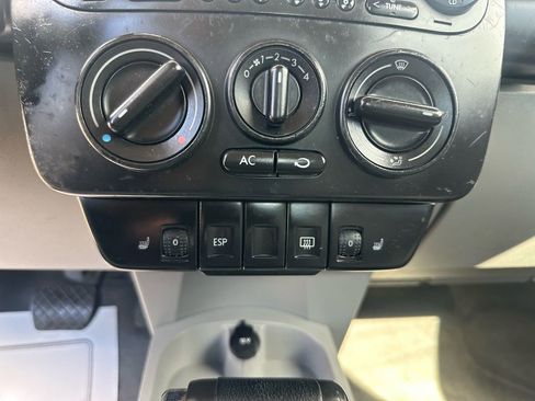 Used 2007 Volkswagen Beetle Coupe w/ Package 2 image 32