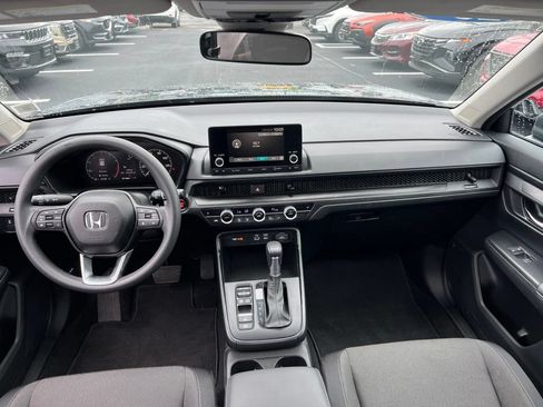 Certified 2025 Honda CR-V EX image 19