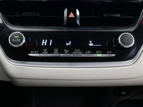 Used 2023 Toyota Corolla LE image 19