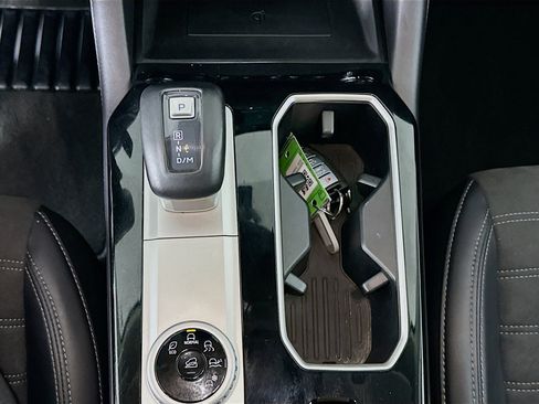 Used 2025 Mitsubishi Outlander SE image 25