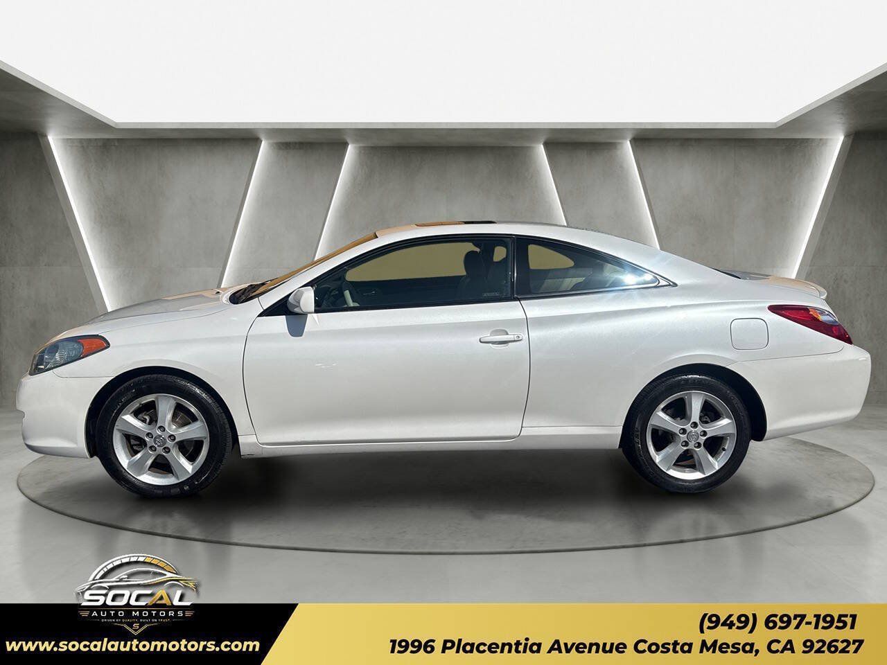 Used 2004 Toyota Solara SLE FWD image 2