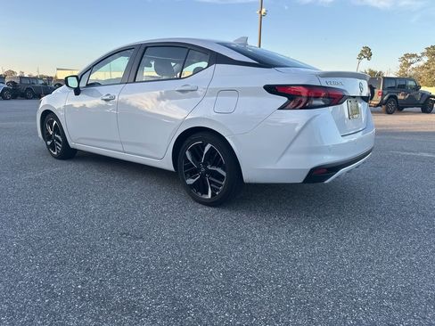 Used 2024 Nissan Versa SR image 7