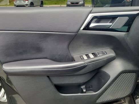 Used 2023 Mitsubishi Outlander SE FWD image 16