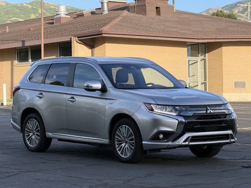 Used 2022 Mitsubishi Outlander SEL AWD/4WD image 3