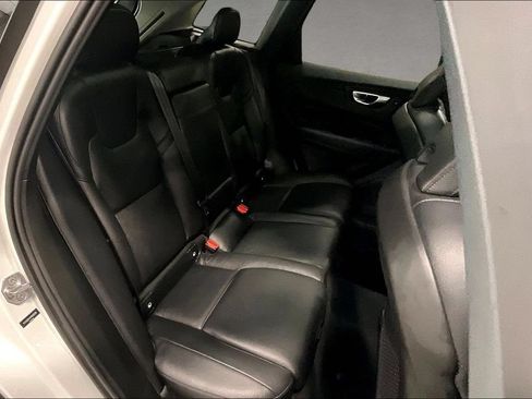 Used 2021 Volvo XC60 T5 Momentum w/ Premium Package AWD/4WD image 26