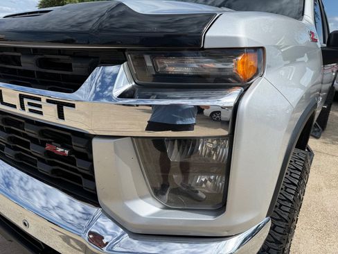 Used 2020 Chevrolet Silverado 2500 LT w/ Texas Edition AWD/4WD image 12