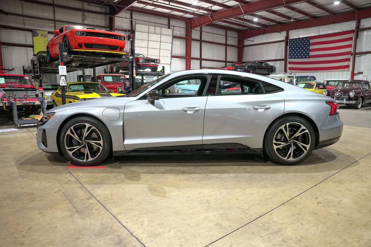 Used 2022 Audi e-tron GT Premium Plus w/ Performance Package AWD/4WD image 4