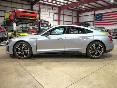 Used 2022 Audi e-tron GT Premium Plus w/ Performance Package AWD/4WD image 4