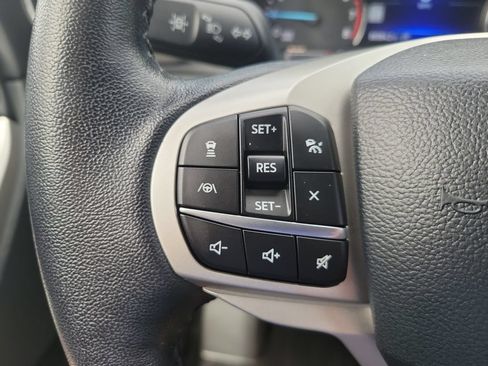 Used 2021 Ford Explorer XLT w/ Equipment Group 202A RWD image 14