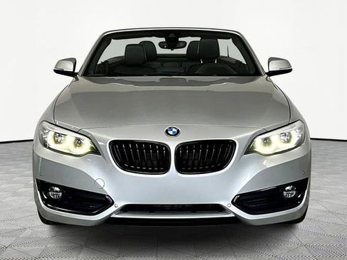 Used 2020 BMW 230i xDrive Convertible image 3