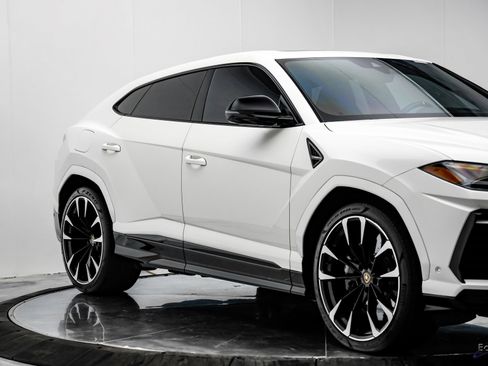 Used 2022 Lamborghini Urus image 25