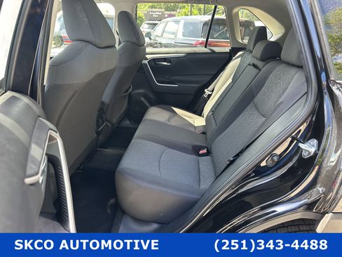 Used 2022 Toyota RAV4 XLE w/ Convenience Package image 14