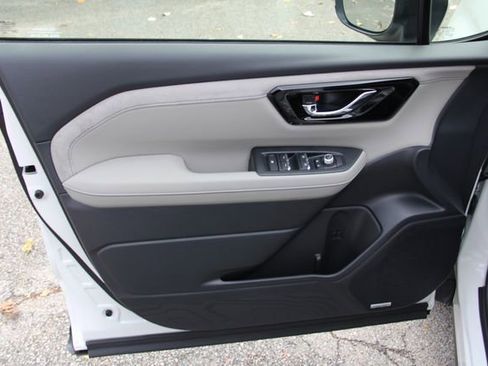 Used 2025 Subaru Forester Limited AWD/4WD image 14