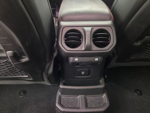 Used 2023 Jeep Wrangler Unlimited Rubicon w/ Cold Weather Group AWD/4WD image 25