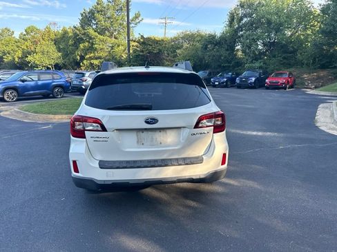 Used 2016 Subaru Outback 2.5i Premium AWD/4WD image 5
