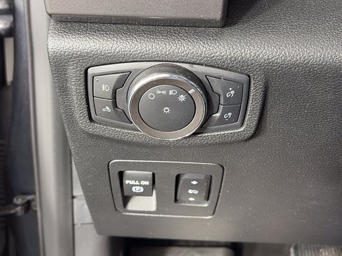Used 2020 Ford F150 XLT w/ Equipment Group 302A Luxury AWD/4WD image 29