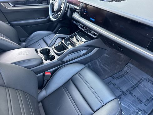 Used 2024 Porsche Cayenne Turbo GT image 16