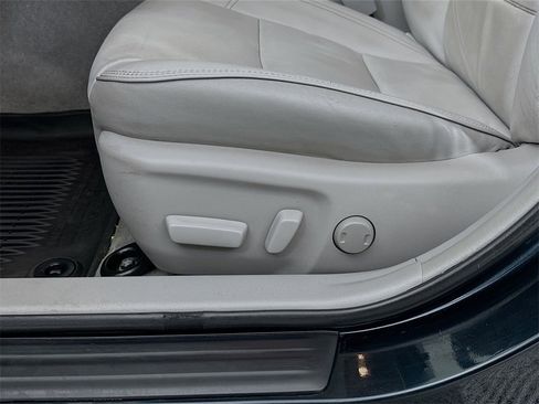 Used 2016 Toyota Camry XLE image 21